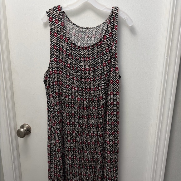 croft & barrow Dresses & Skirts - Croft & Barrow Black and Pink Patterned Midi Dress